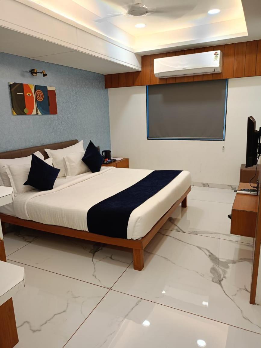 The Scenic Unity Hotel Garudeshwar Luaran gambar