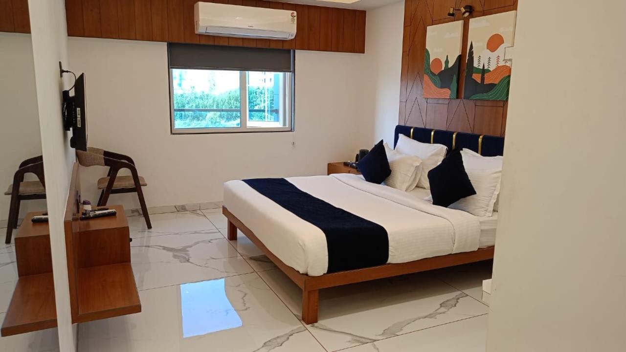 The Scenic Unity Hotel Garudeshwar Luaran gambar